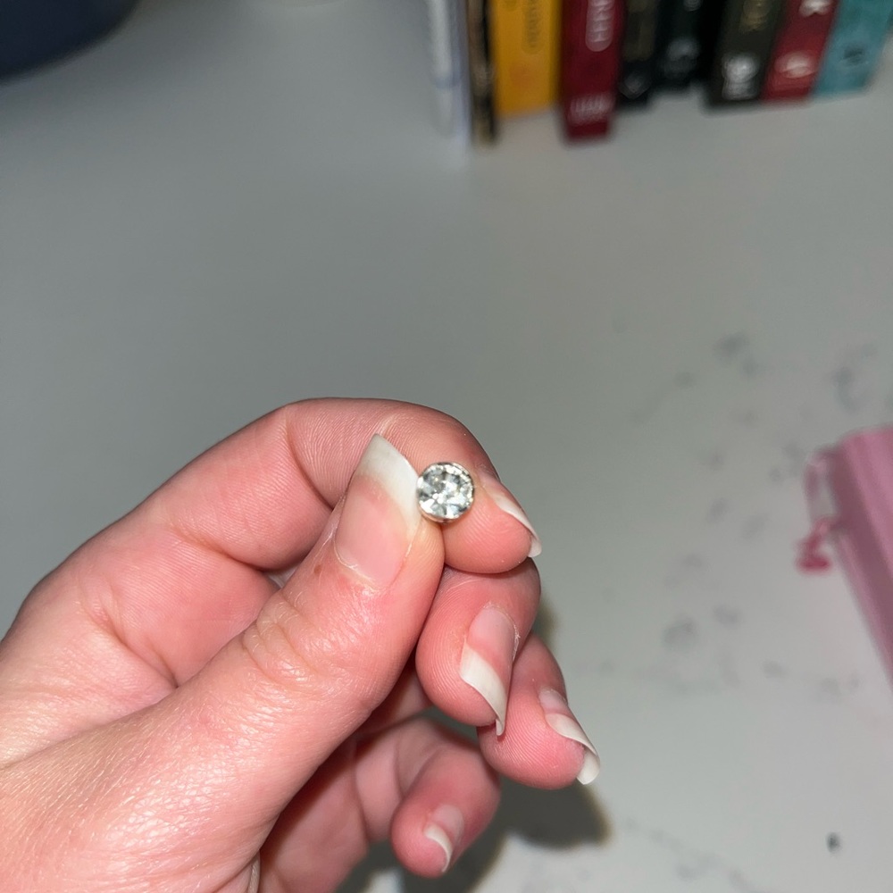 SINGLE Faux Diamond Stud